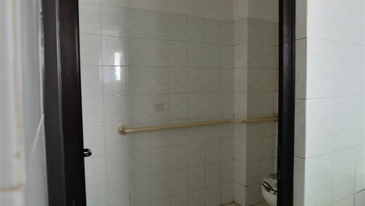 Bagni attigui alla terza sala del negozio