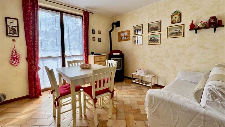 Soggiorno con angolo cottura