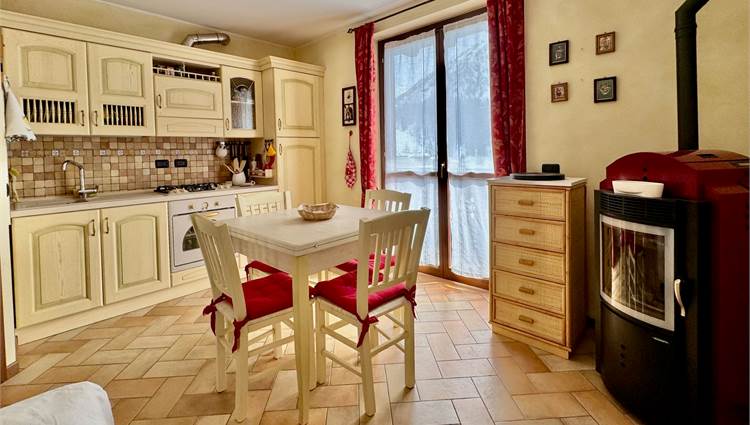 Soggiorno con angolo cottura