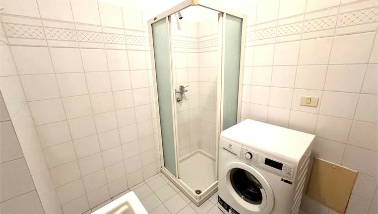 Lavanderia con doccia