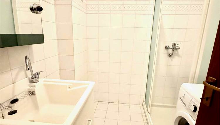 Lavanderia con doccia