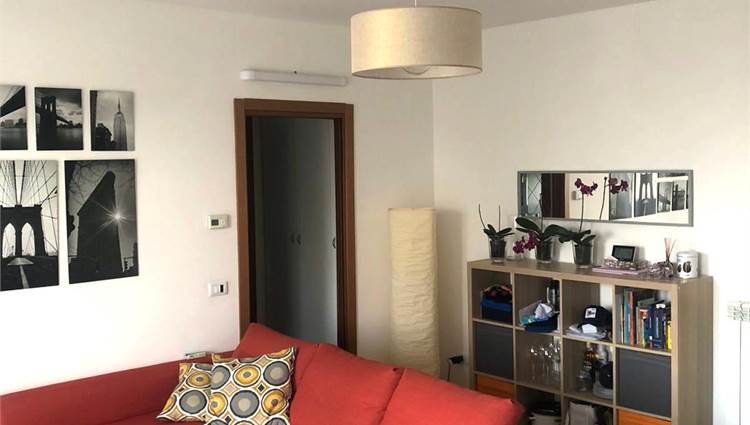 Soggiorno con angolo cottura